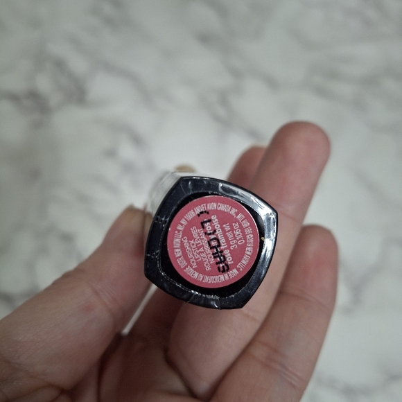 Avon Raspberry Rose Lipstick - Picture 2 of 4